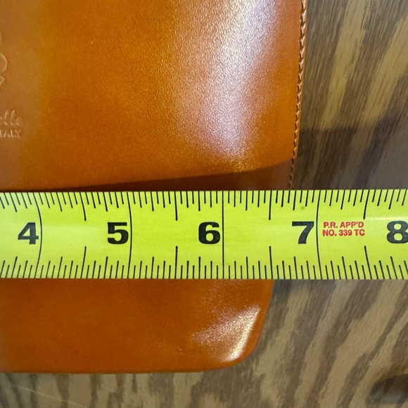 Vera Pelle Crossbody, Sling bag. Long Strap Color: Carmel Soft made in Italy. - Picture 14 of 16